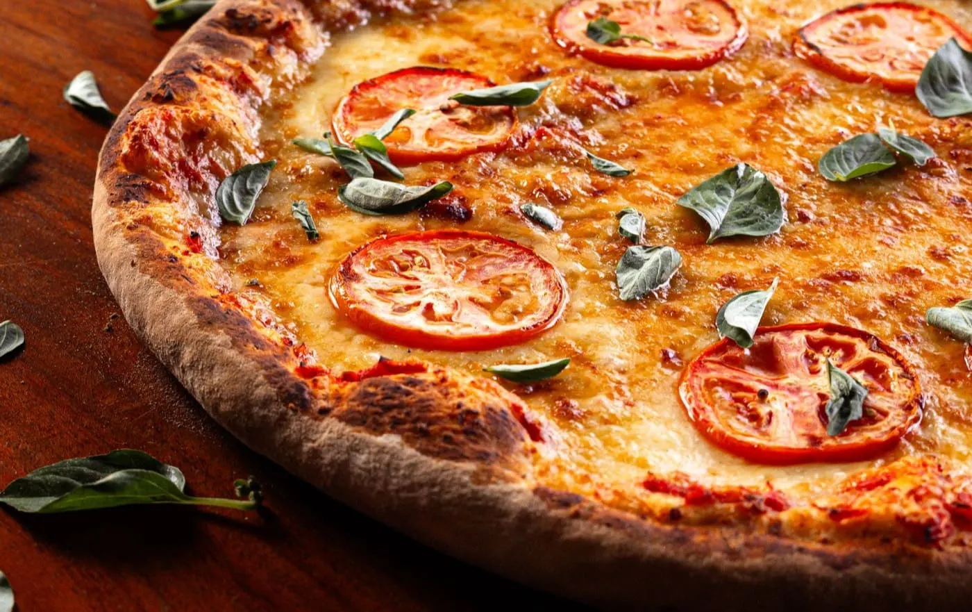 Margherita con basilico fresco